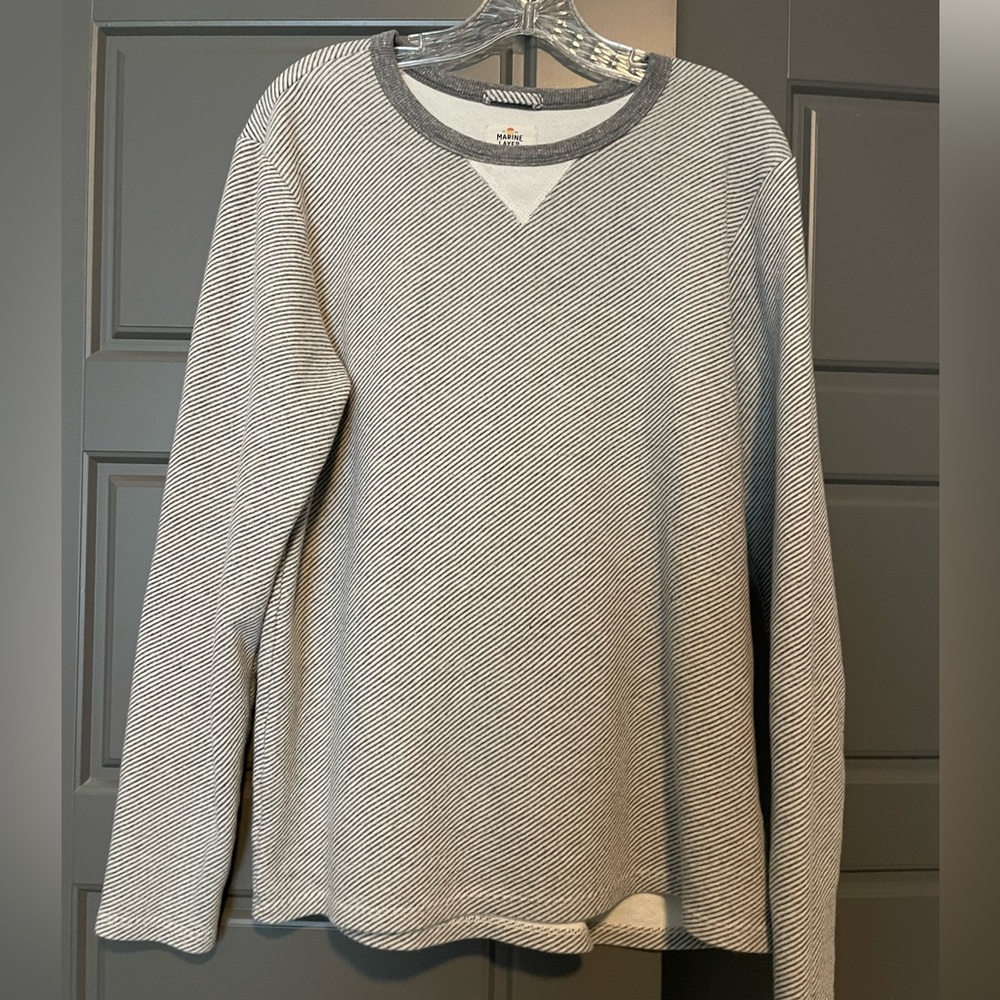 Marine Layer Men’s Gray and White Stripped Sweater/Sweatshirt, size Med/Large